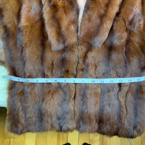 Elegant Brown Women's Mink Cape - Picture 8 of 9